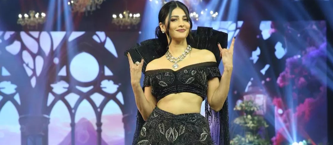 పెళ్లికి భాజా మోగింది.. నలభై ఏళ్ల వయసులో శృతి పెళ్లి ప్రకటన