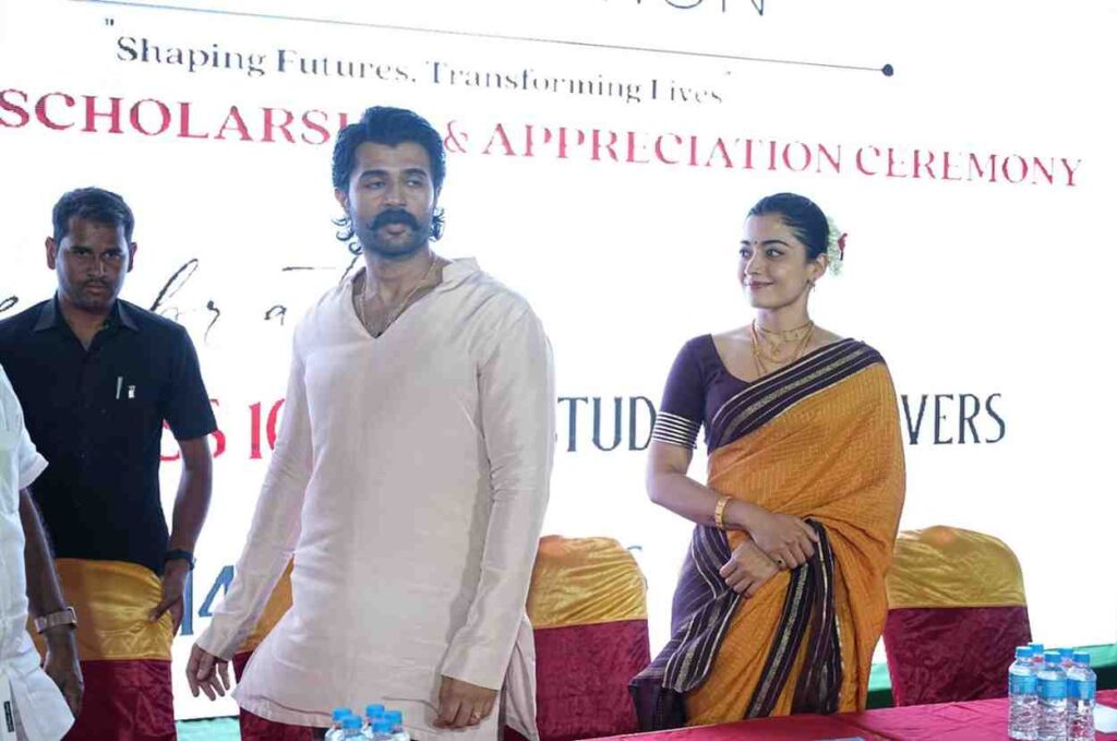 Vijay Devarakonda Rashmika Latest Photos (2)